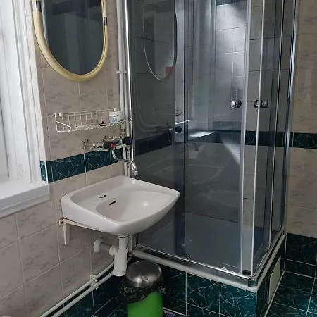 Zdenka بيت خشبي *